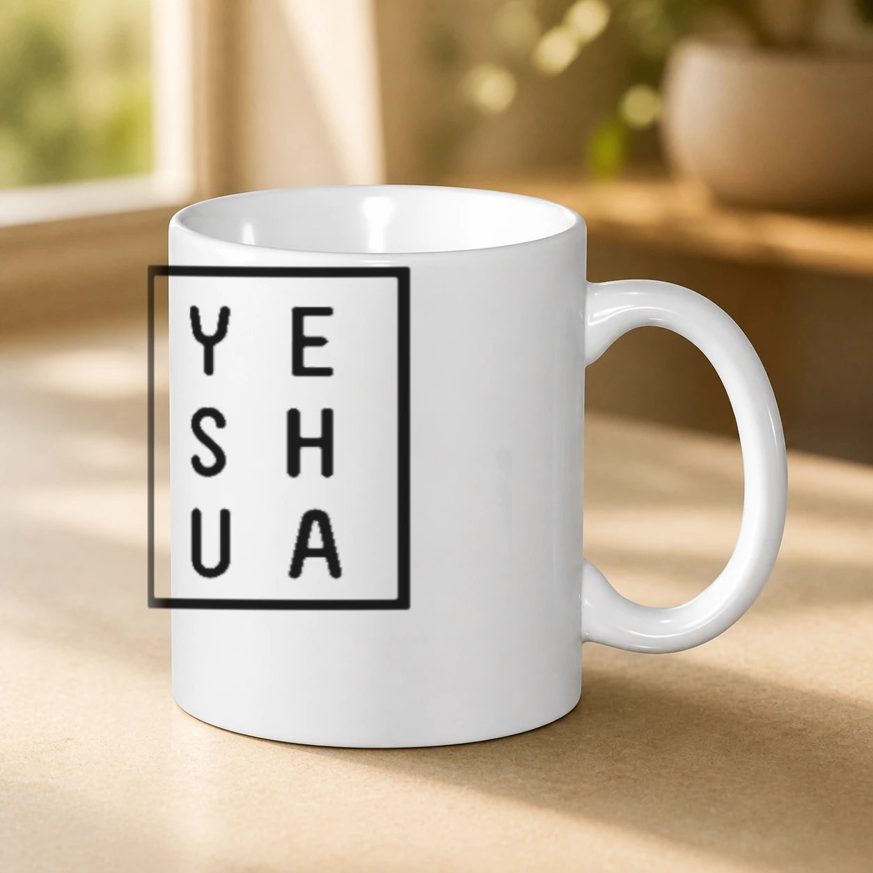 Caneca 325 ml Yeshua Minimal em cena de uso no Brasil