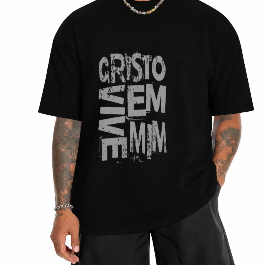 Camiseta 180g Cristo Vive em Mim em mockup frontal