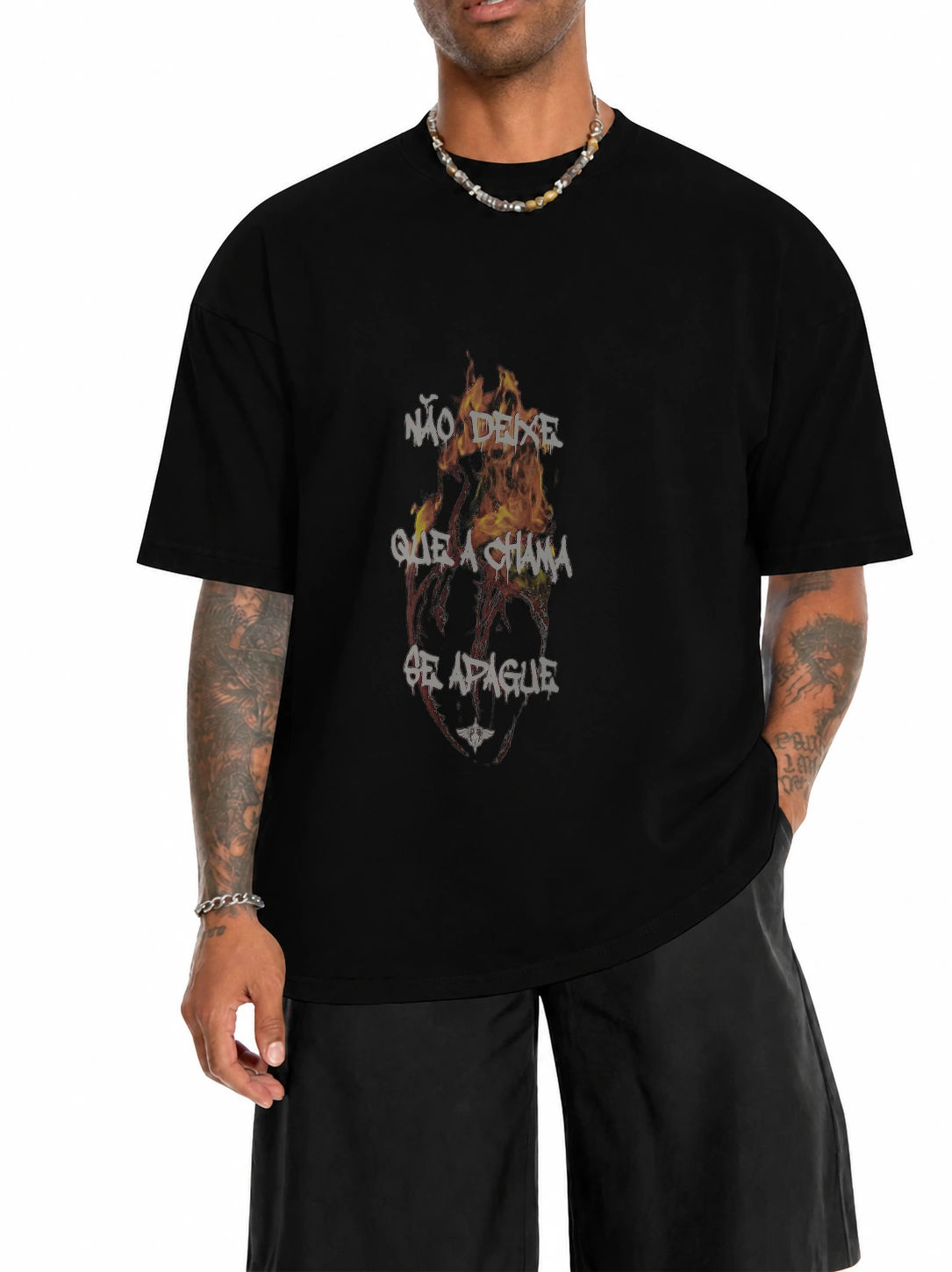 Camiseta 180g Coração em Chamas | Fé que Veste